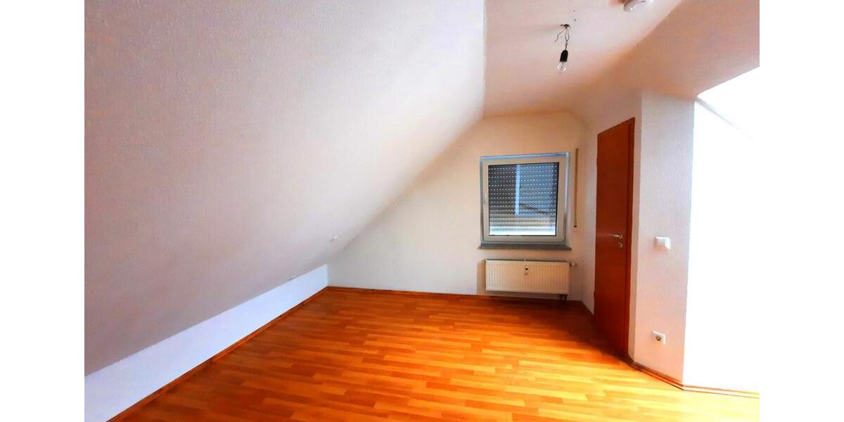 Großzügig geschnittene 3-Zimmer-Wohnung, zwei Ebenen, Balkon 3 zimmer