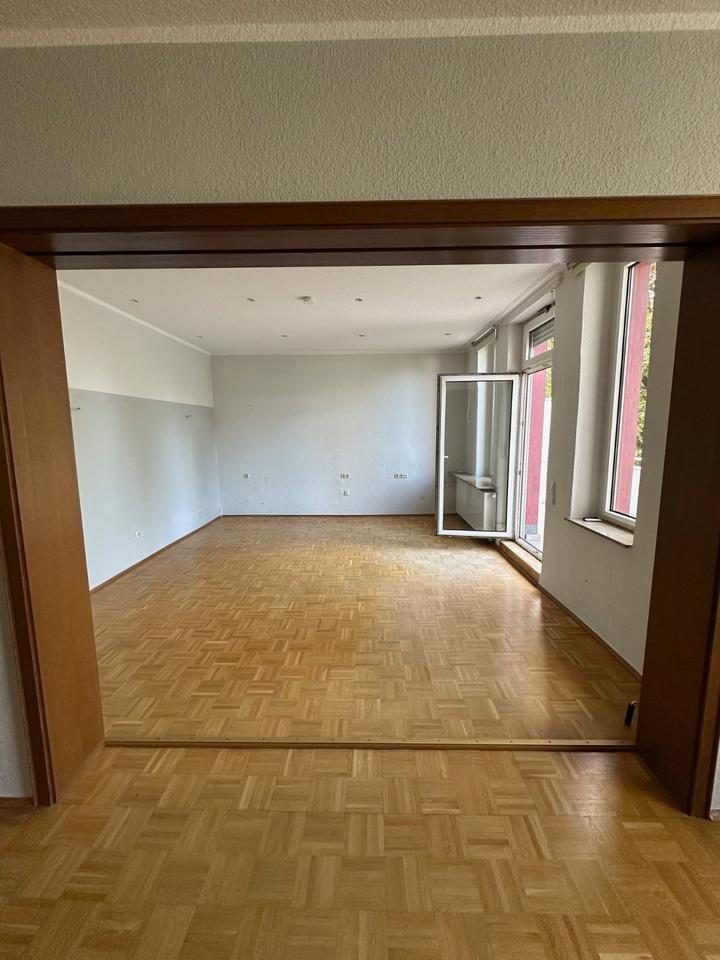 kernsanierte Altbauwohnung im 1.OG zimmer