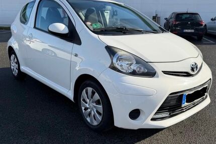 Toyota Aygo (X) 97.500 km 3.900 &euro; Bochum 44879