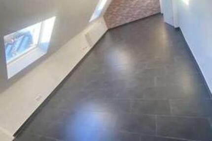 1 Zimmer Dachgeschoss Wohnung an ältere Dame ab 60 zu vermieten 1 zimmer