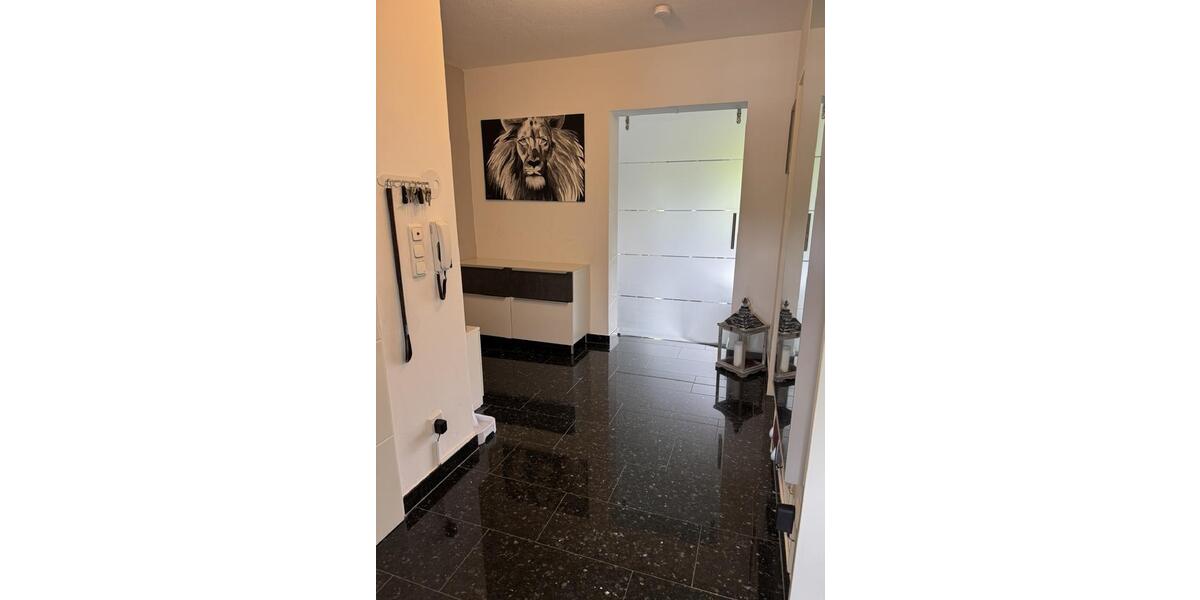 Gehobene Eigentumswohnung nahe Erlbruchpark mit Balkon und Garage 2 zimmer