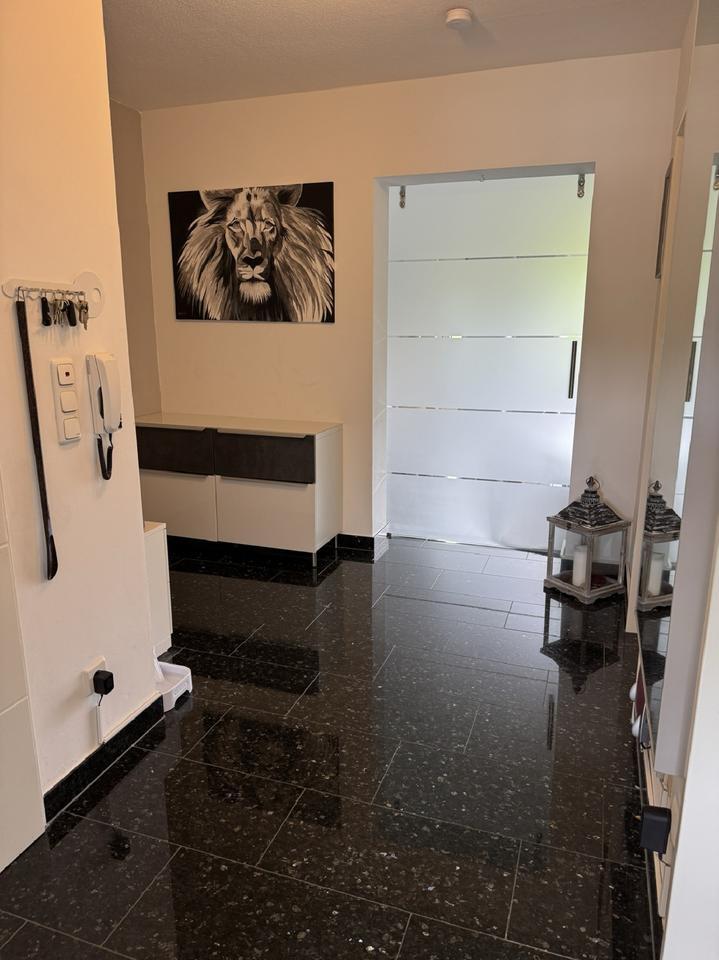 Gehobene Eigentumswohnung nahe Erlbruchpark mit Balkon und Garage zimmer