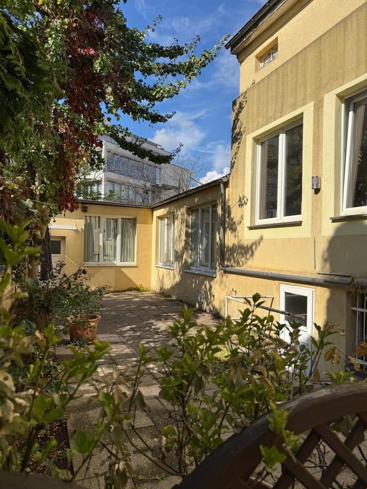 Attraktives Mehrfamilienhaus mit Büroflächen zimmer