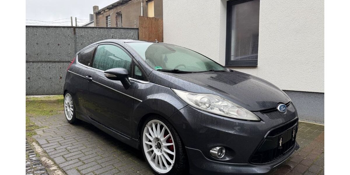 Ford Fiesta 204.284 km 3.050 &euro; Recklinghausen 45663