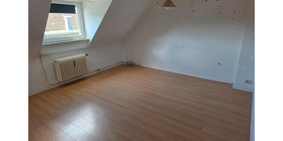 Dachgeschoßwohnung Oberhausen - 3.5 Zimmer, 80 m&sup2;, 590&euro; | Angebot:26322224