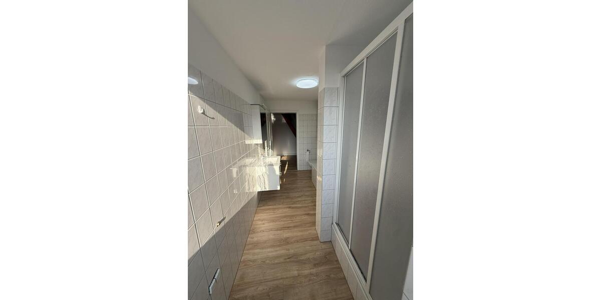 Etagenwohnung Witten - 4 Zimmer, 160 m&sup2;, 1.300&euro; | Angebot:25444577