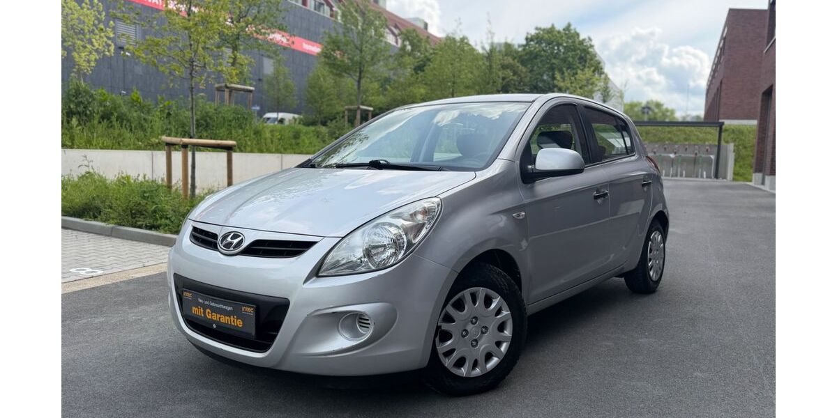 Hyundai i20 90.824 km 5.500 &euro; Essen 45145