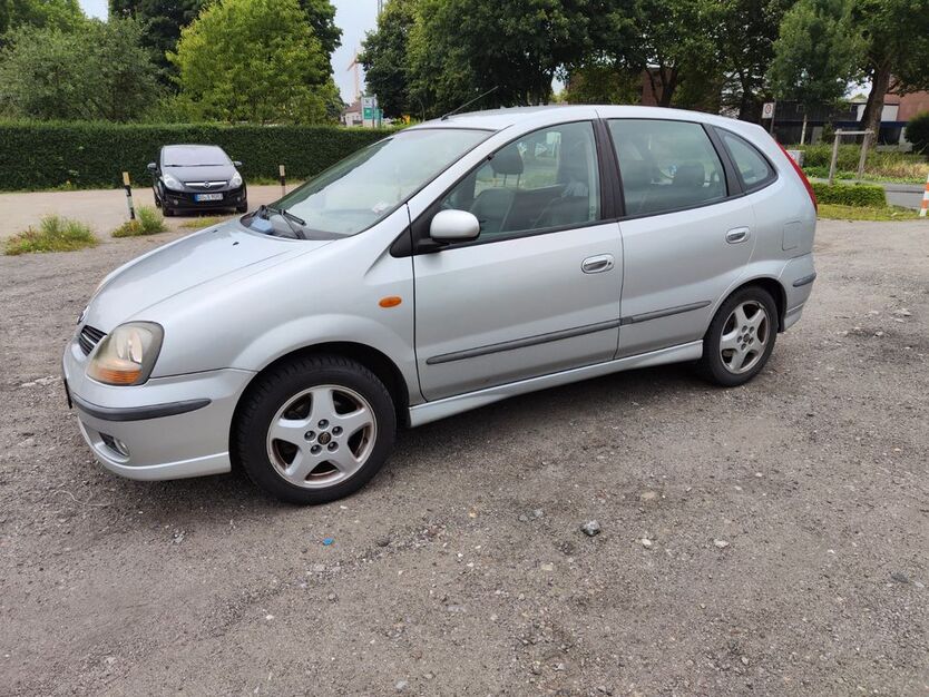 Nissan Almera Tino 100.000 km 1.990 € Dortmund 44143