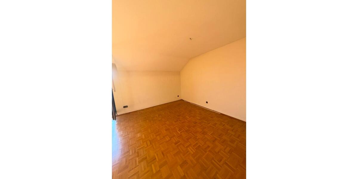 Dachgeschoßwohnung Dortmund Eving - 3 Zimmer, 85 m&sup2;, 980&euro; | Angebot:26374133