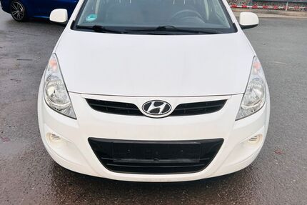 Hyundai i20 165.000 km 2.750 &euro; Gelsenkirchen 45884