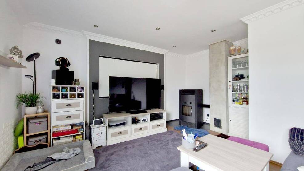 Moderne Wohnung mit Dachterrasse in einem Vierfamilienhaus. 3 zimmer