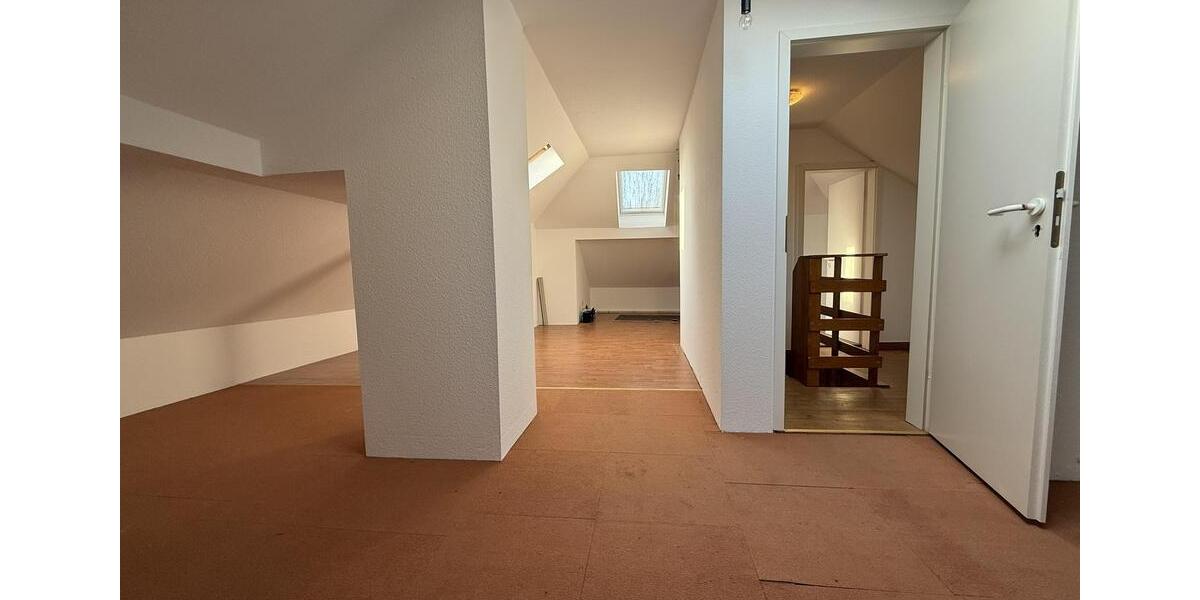 Etagenwohnung Witten - 4 Zimmer, 160 m&sup2;, 1.300&euro; | Angebot:25444577
