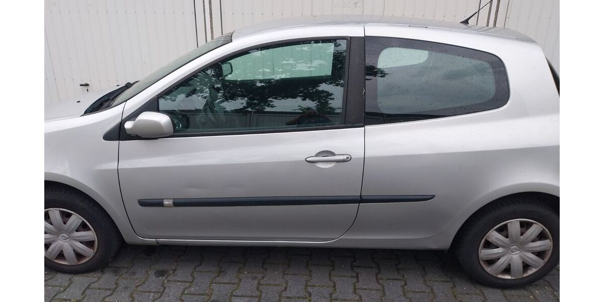 Renault Clio 220.568 km 750 &euro; bottrop 46238