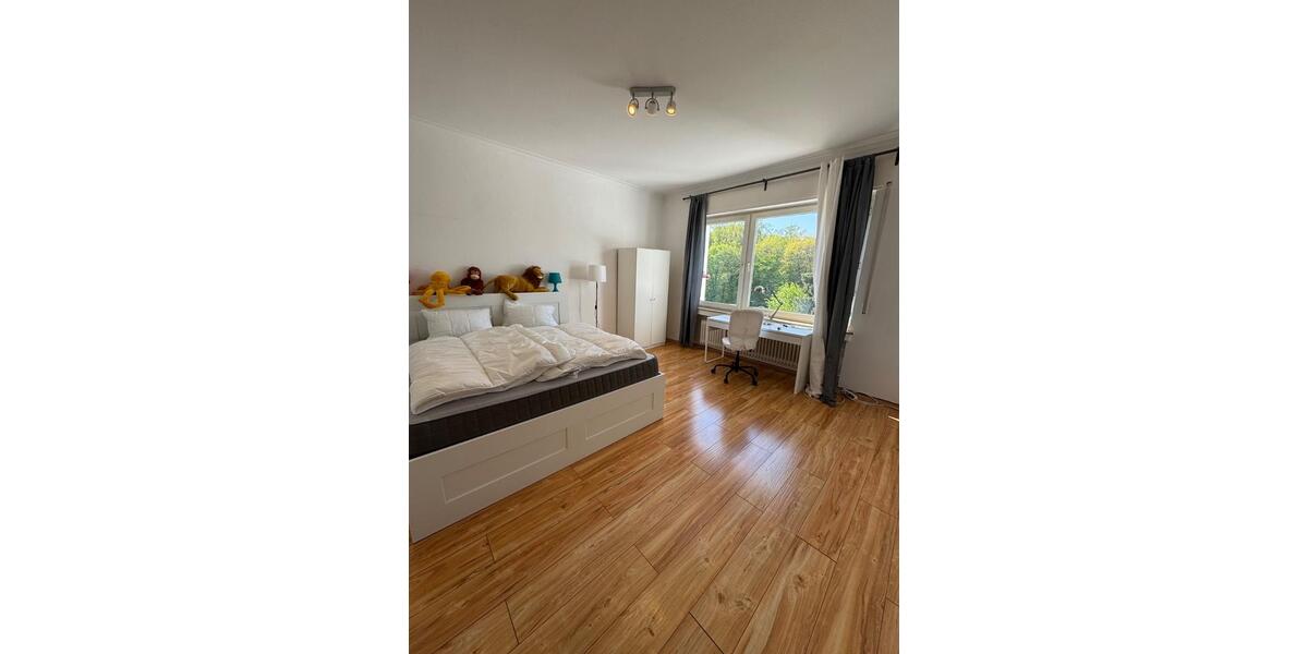 Etagenwohnung Essen Stadtbezirk II - 4 Zimmer, 92 m&sup2;, 1.450&euro; | Angebot:26312444