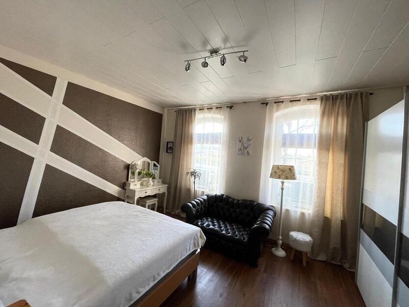 FamilientraumMehrgenerationsimmobilie mit Baugrundstück zimmer