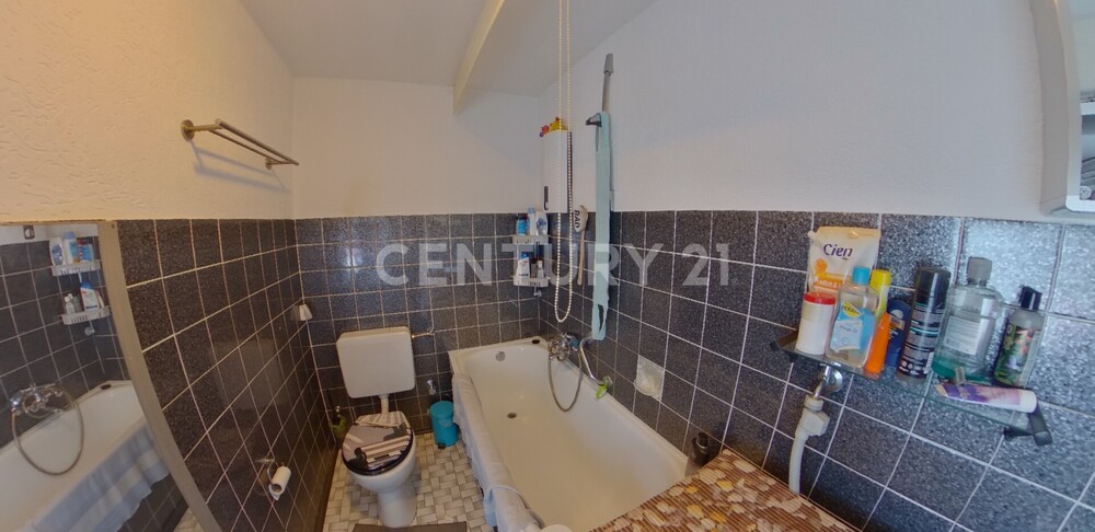 Aufgepasst! Entwicklungsfähiges Zinshaus mit angrenzendem Bau-Gewerbegrundstück 17 zimmer