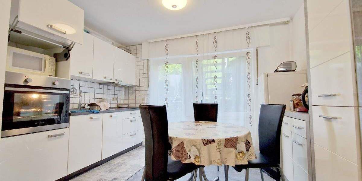 Modernes Zweifamilienhaus mit großem Garten und gehobener Ausstattung 7 zimmer