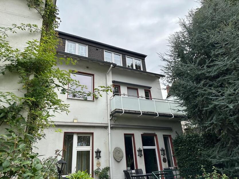 kernsanierte Altbauwohnung im 1.OG zimmer