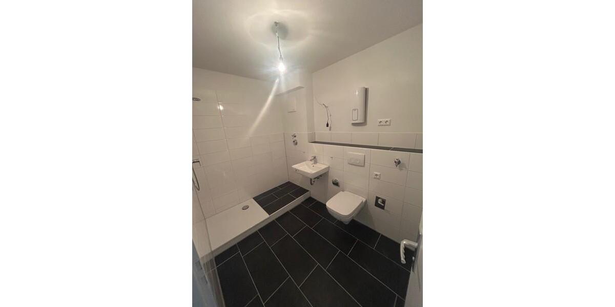 Moderne 3-Zimmer-Wohnung mit hellem, modernisiertem Badezimmer-nur mit WBS 3 zimmer