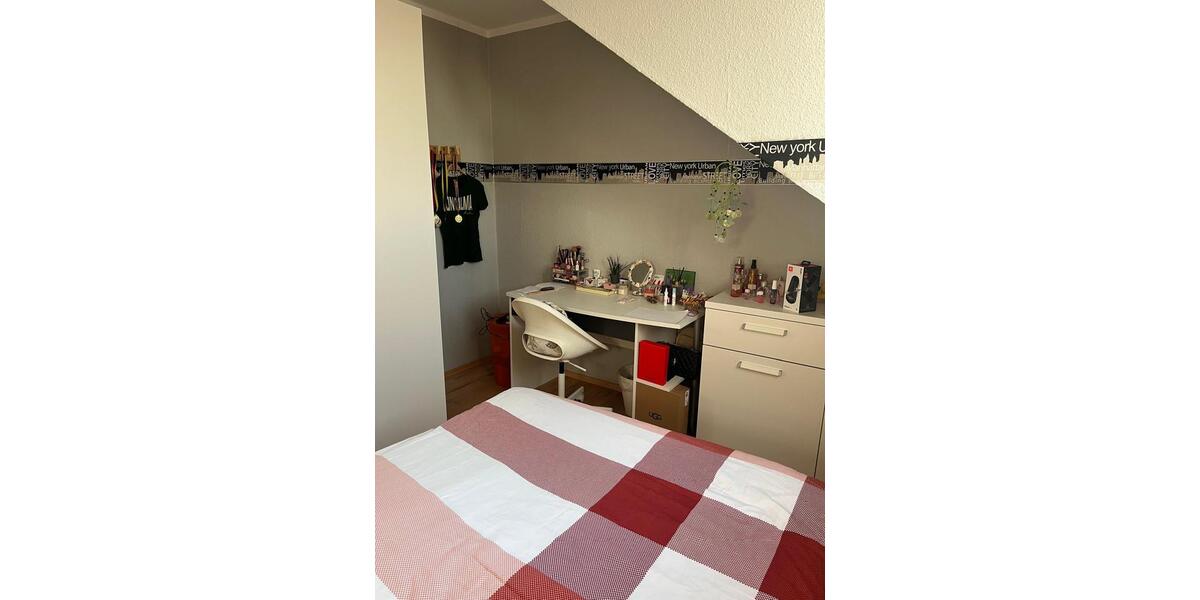Dachgeschoßwohnung Bochum Günnigfeld - 3.5 Zimmer, 90 m&sup2;, 249.000&euro; | Angebot:25638269