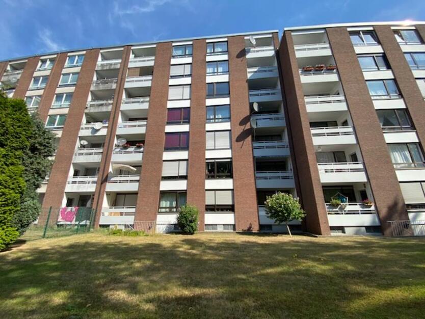 Gepflegte Eigentumswohnung mit Balkon und Einbauküche zimmer