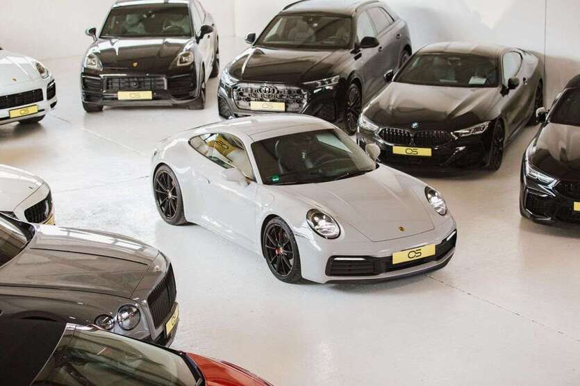 911