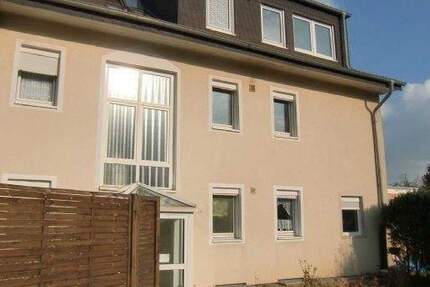 Perfekter Grundriss und Balkon! Vorteilhafte 2,5-Raum-Wohnung im 2.OG mit Küche und Fensterbad • 52m² Wfl. im gepflegten 6-Familien-Haus 2 zimmer