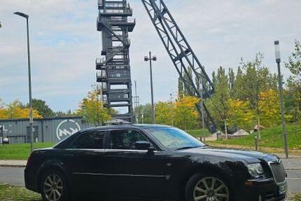 Chrysler 300C 241.000 km 15.555 € Bochum 44866