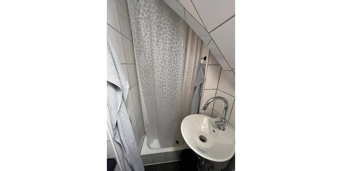 Dachgeschoßwohnung Mülheim an der Ruhr Rechtsruhr-Nord - 2 Zimmer, 70 m&sup2;, 400&euro; | Angebot:25067678