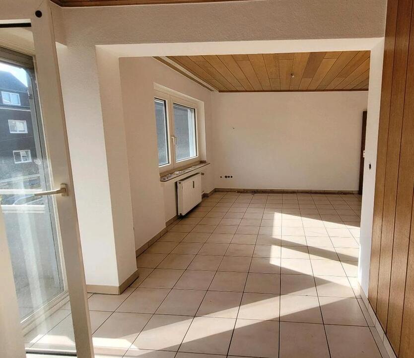 helle 2,5 Raum Eigentumswohnung mit Balkon in Günnigfeld zimmer