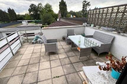 Geräumige Maisonette Eigentumswohnung mit Garten, 2 Balkonen und Garage 5 zimmer