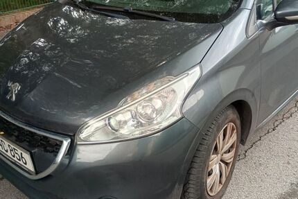 Peugeot 208 154.000 km 2.400 &euro; Essen 45257
