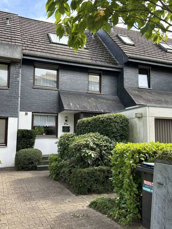 Reserviert ! Großzügiges Reihenhaus in begehrter Lage