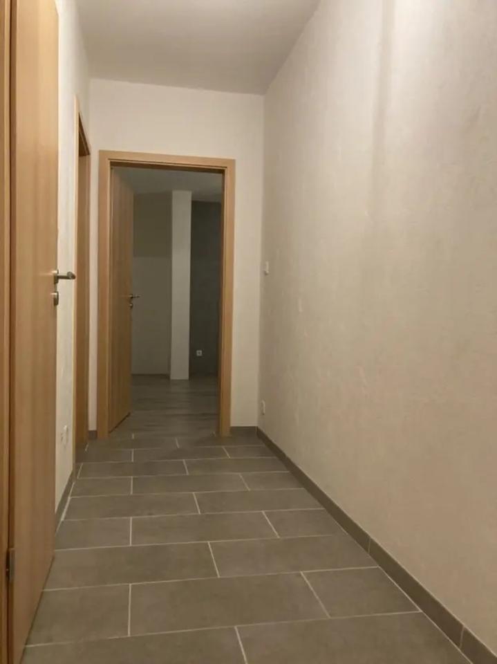 2,5-Zimmer-Dachgeschosswohnung zzgl. Kfz-Stellplatz ab 01.01.2026 zimmer