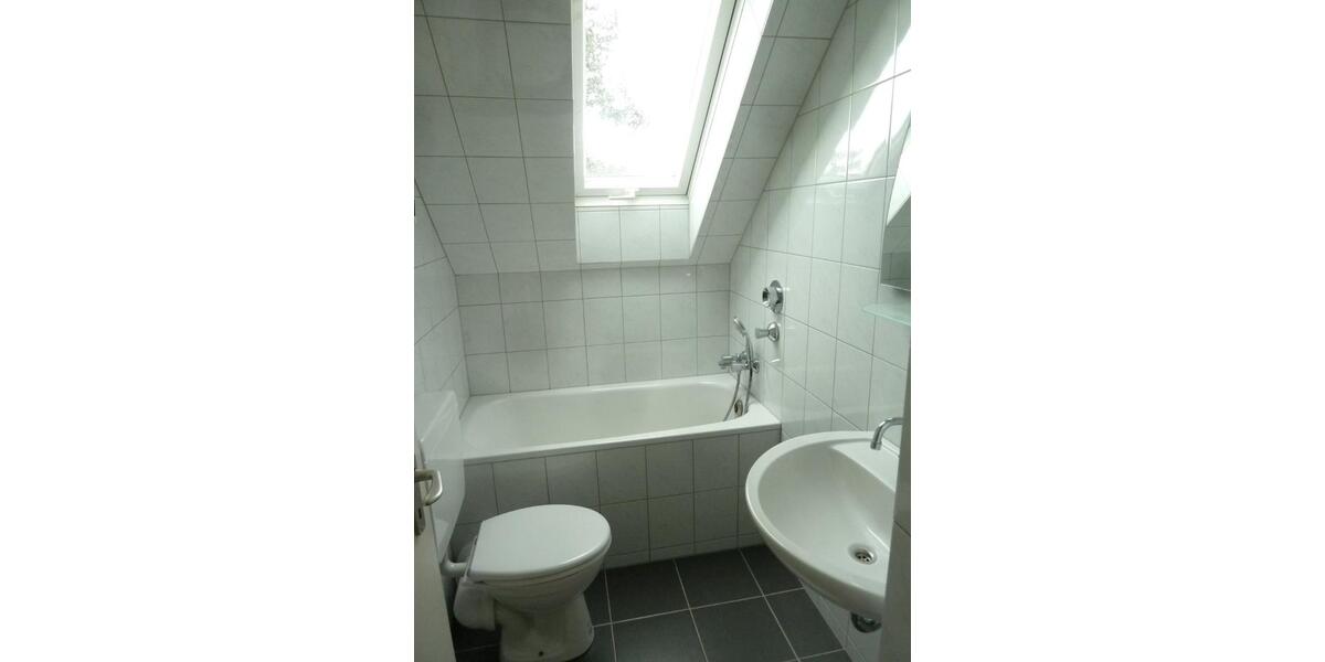 Dachgeschoßwohnung Dortmund Mengede - 2.5 Zimmer, 52 m&sup2;, 400&euro; | Angebot:25340748