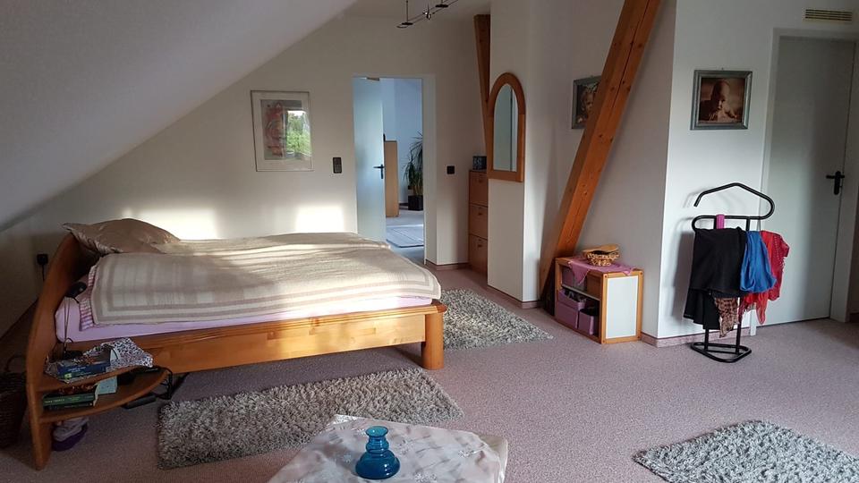 Dachgeschoßwohnung Recklinghausen Hillerheide - 2.5 Zimmer, 150 m&sup2;, 1.345&euro; | Angebot:25519517