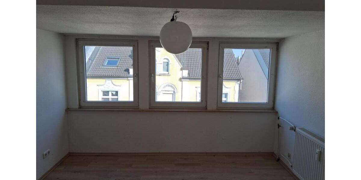Dachgeschoßwohnung Bochum Bochum-Mitte - 3 Zimmer, 50 m&sup2;, 400&euro; | Angebot:25268179
