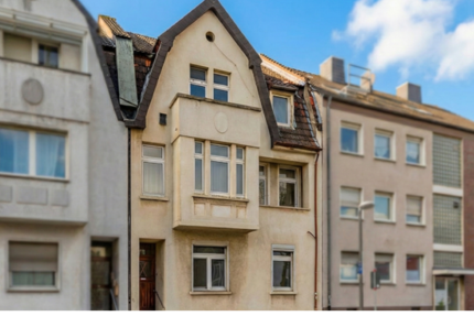 Haus zum Kaufen in Recklinghausen 299.000 € 181.59 m² 8 zimmer