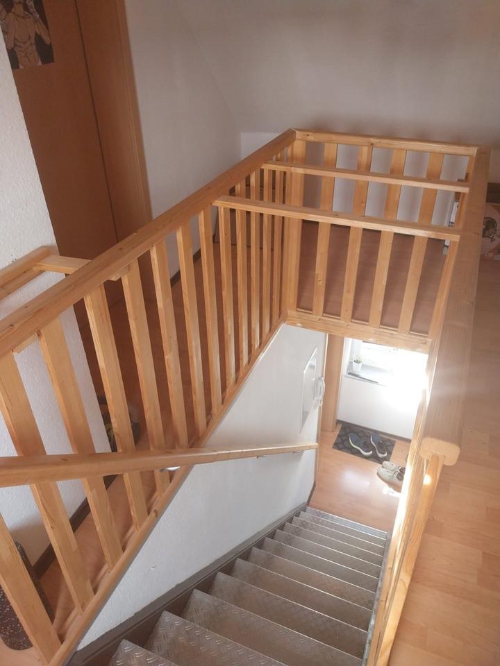 Schöne helle Dachgeschoßwohnung mit guter Anbindung