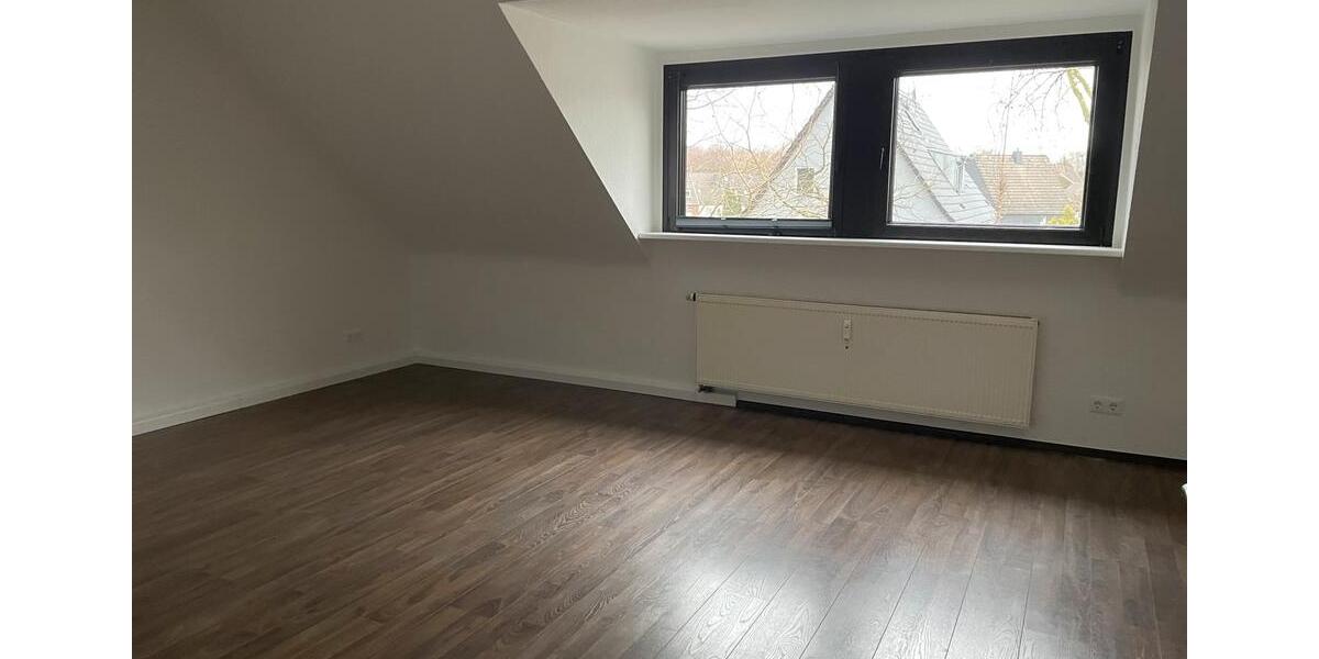Dachgeschoßwohnung Oberhausen Rothebusch - 3.5 Zimmer, 80 m&sup2;, 640&euro; | Angebot:24641492