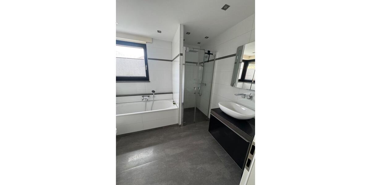 Reihenhaus Recklinghausen - 6 Zimmer, 195 m&sup2;, 3.040&euro; | Angebot:26295241