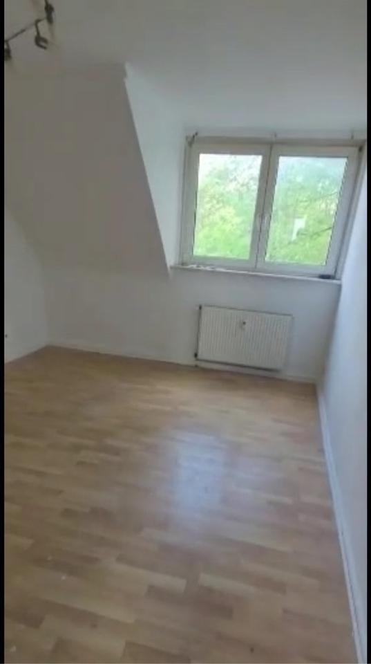 Gemütliche 3-Zimmer-Dachgeschosswohnung in Herne zur Nachmiete zimmer
