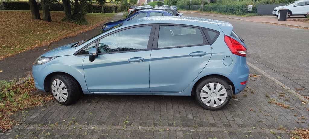 Ford Fiesta 94.000 km 2.850 € Recklinghausen 45657