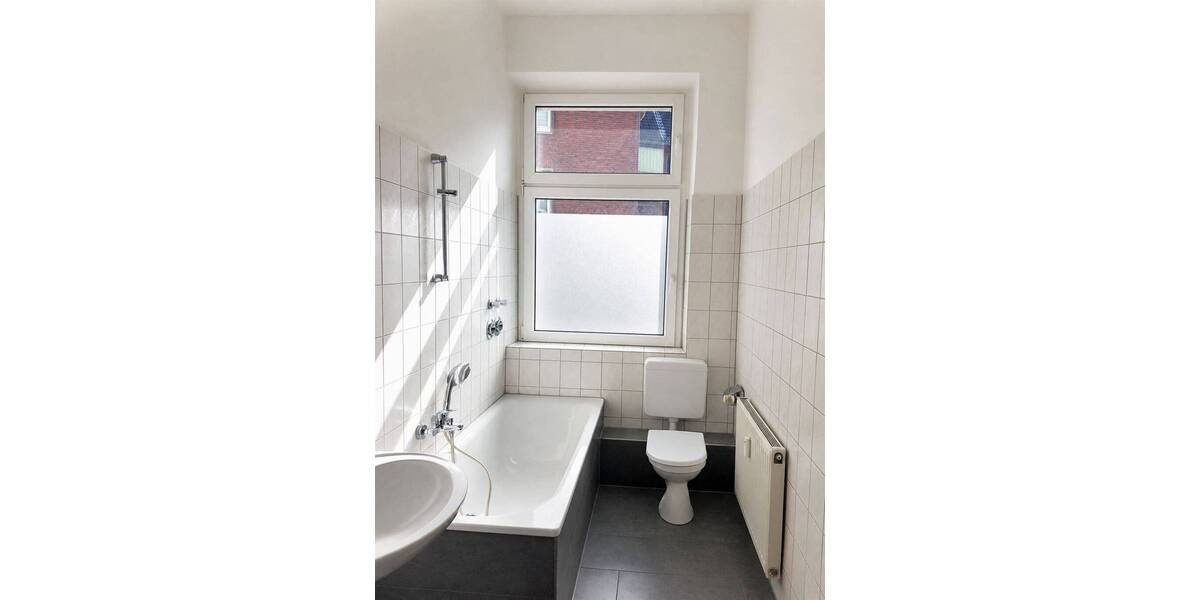 Etagenwohnung Gelsenkirchen Altstadt - 2 Zimmer, 67 m&sup2;, 390&euro; | Angebot:26826658