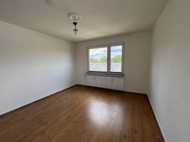 Etagenwohnung Oberhausen Stadtmitte - 3 Zimmer, 67 m&sup2;, 400&euro; | Angebot:24342023