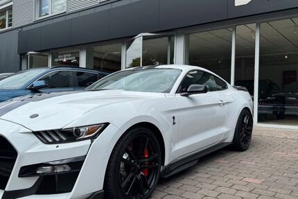 Ford Mustang 5.680 km 119.990 &euro; Dorsten 46282