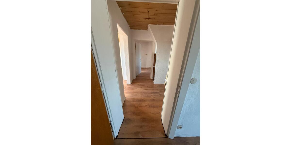 Dachgeschoßwohnung Gelsenkirchen Gelsenkirchen-Nord - 2 Zimmer, 77 m&sup2;, 450&euro; | Angebot:25397396