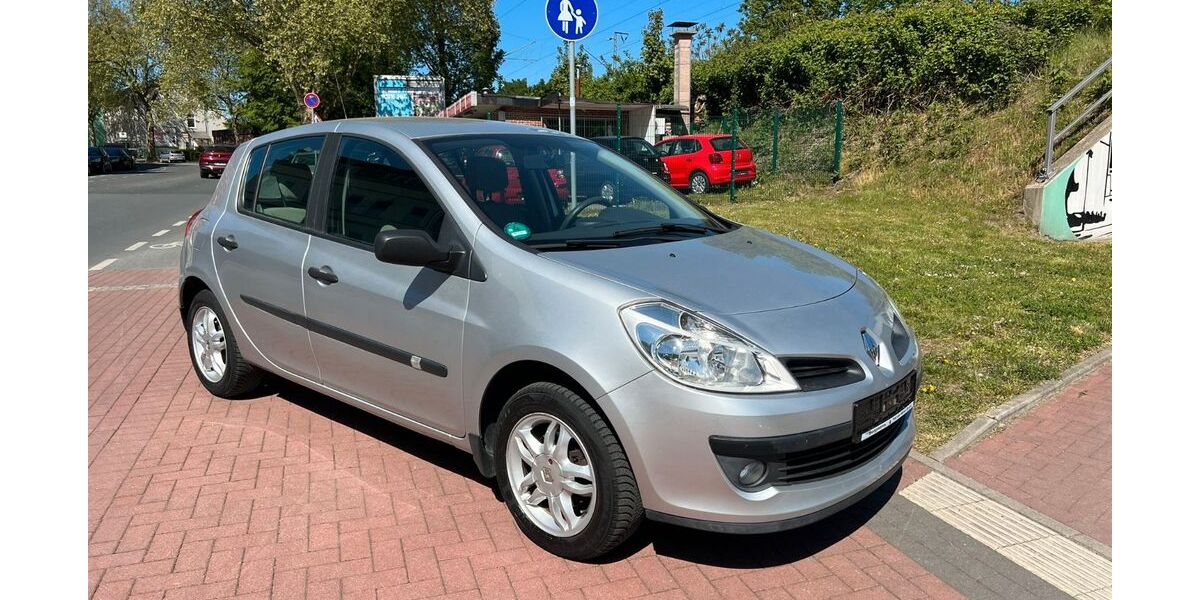 Renault Clio 70.000 km 2.890 &euro; Recklinghausen 45657