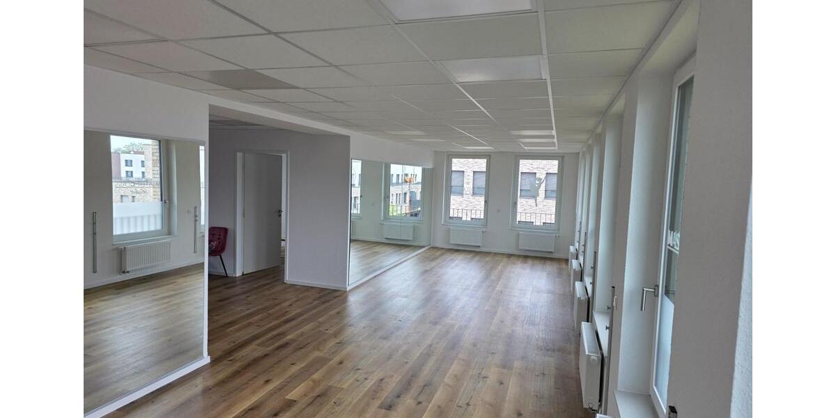 150qm² Praxis- oder Bürofläche zimmer