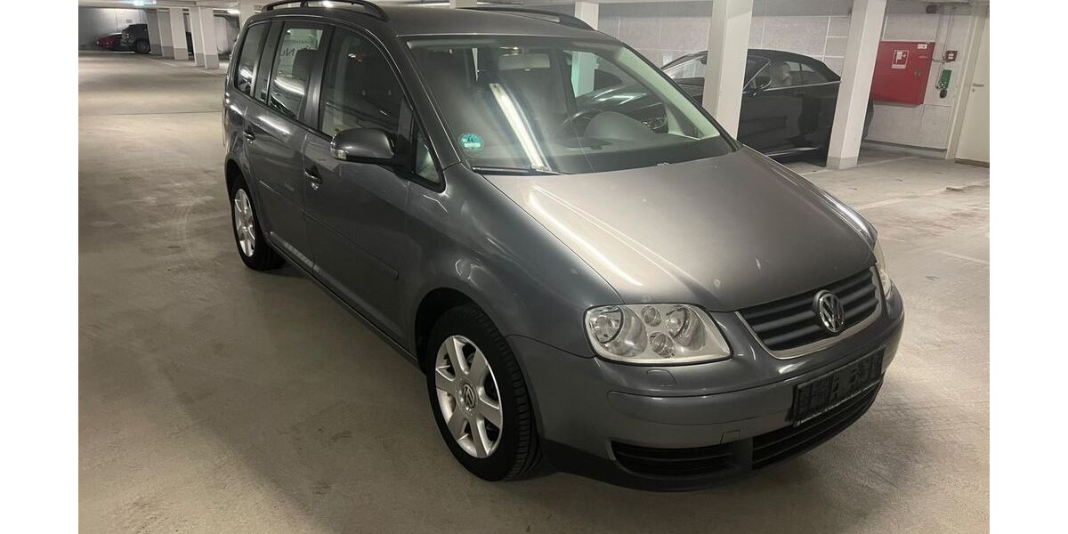 VW Touran 250.000 km 2.500 &euro; Essen 45326